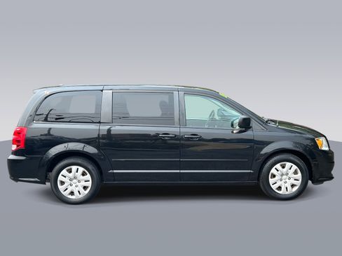 Used 2017 Dodge Grand Caravan SE w/ Power Window Group image 2