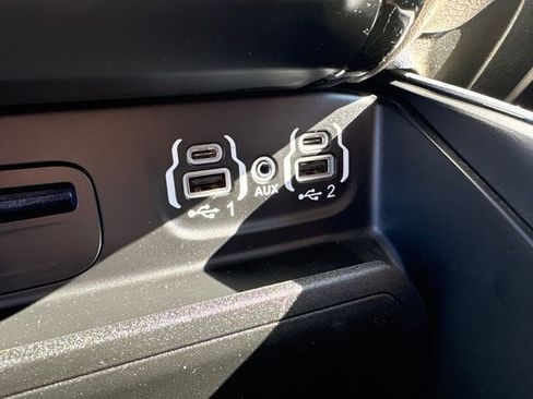 Used 2019 RAM 1500 Laramie image 28