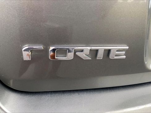 Used 2012 Kia Forte EX FWD image 29
