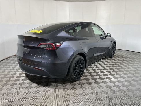 Used 2024 Tesla Model Y Long Range AWD/4WD image 8