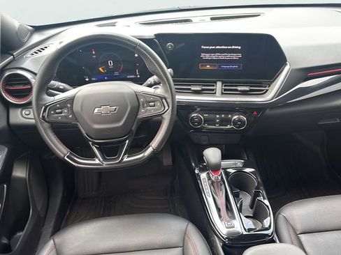 Used 2025 Chevrolet Trax RS w/ Driver Confidence Package image 19