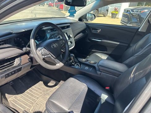 Used 2017 Toyota Avalon XLE Premium w/ All Weather Liner Package FWD image 11
