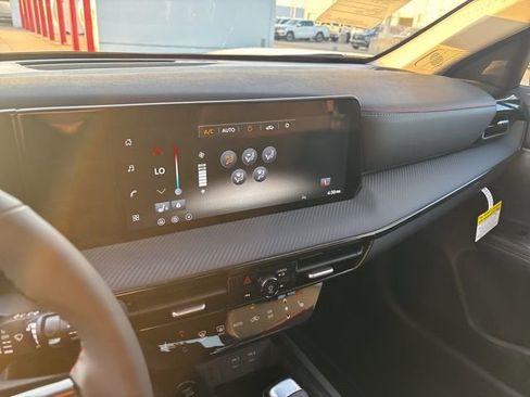 New 2026 Nissan Kicks SR w/ SR Premium Package FWD image 7
