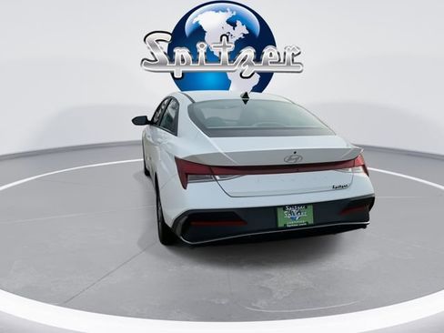 Used 2024 Hyundai Elantra SEL image 4