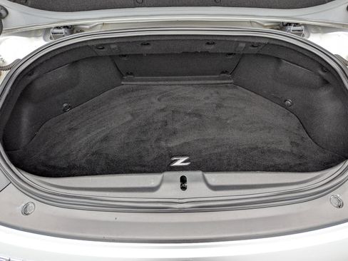 Used 2010 Nissan 370Z Touring w/ Sport Pkg image 37