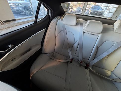 Used 2025 Genesis G70 2.5T image 39