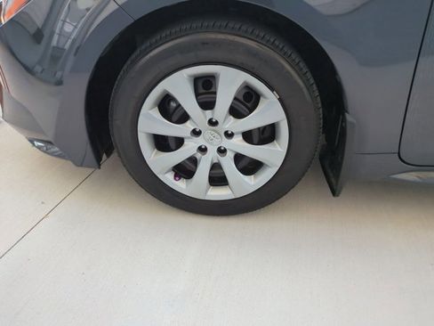 Used 2025 Toyota Corolla LE FWD image 22