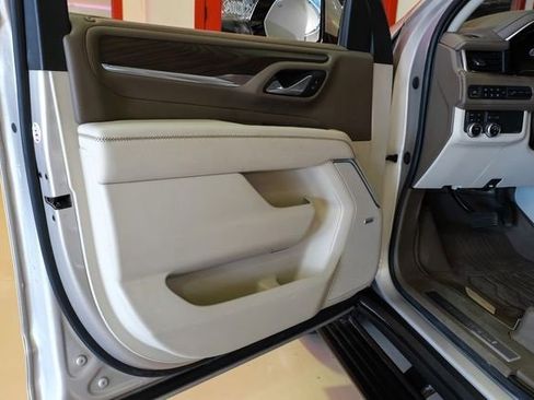 Used 2022 GMC Yukon XL Denali image 45