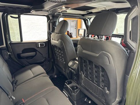 Used 2020 Jeep Wrangler Unlimited Rubicon AWD/4WD image 46