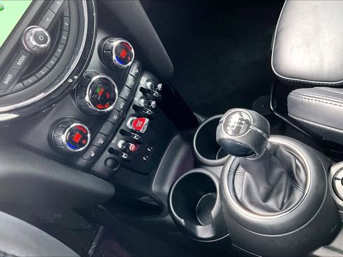 Used 2019 MINI Cooper S image 35