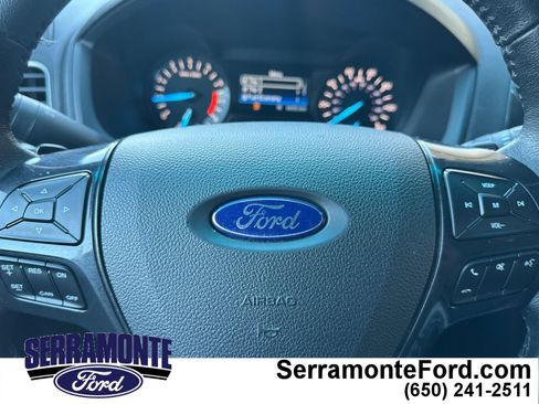 Used 2016 Ford Explorer XLT image 24