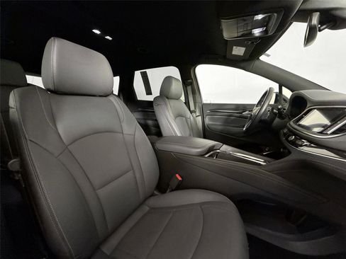 Used 2024 Buick Enclave Essence image 42