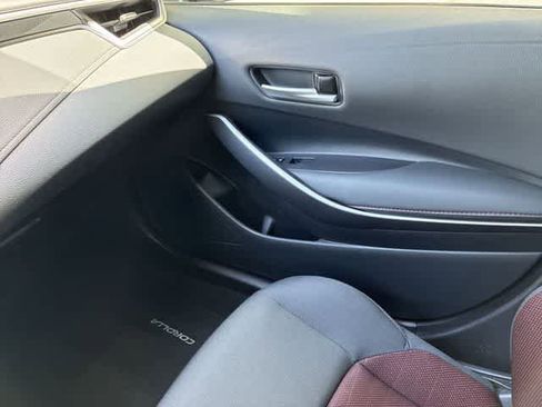 Used 2025 Toyota Corolla SE FWD image 31