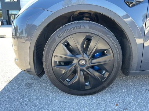 Used 2020 Tesla Model Y Long Range image 12