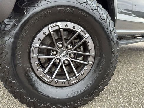 Used 2020 Ford F150 Raptor w/ Equipment Group 802A Luxury image 8