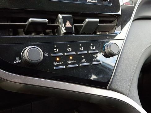 Used 2021 Toyota Camry LE image 15