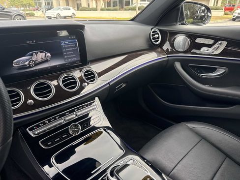 Used 2017 Mercedes-Benz E 300 image 23