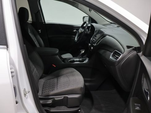 Used 2022 Chevrolet Equinox LT AWD/4WD image 25