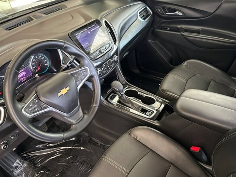 Used 2023 Chevrolet Equinox Premier AWD/4WD image 11