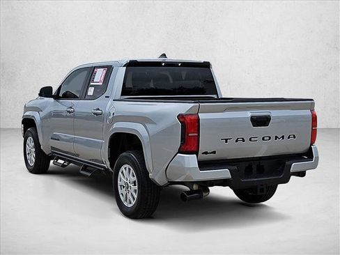 Used 2025 Toyota Tacoma SR5 AWD/4WD image 8