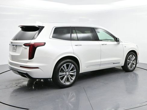 Used 2022 Cadillac XT6 Premium Luxury image 6