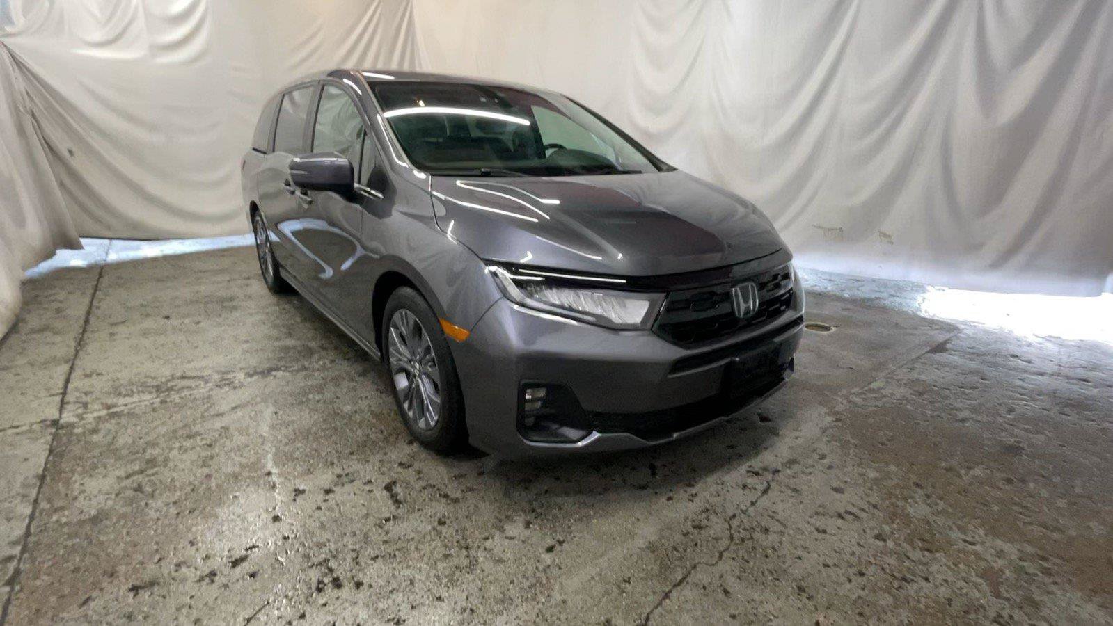 Certified 2025 Honda Odyssey Touring image 1