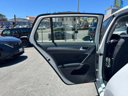Used 2019 Volkswagen e-Golf SE w/ Driver Assistance Package FWD image 44