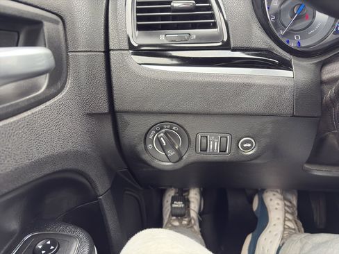 Used 2018 Chrysler 300 S w/ 300S Premium Group image 23