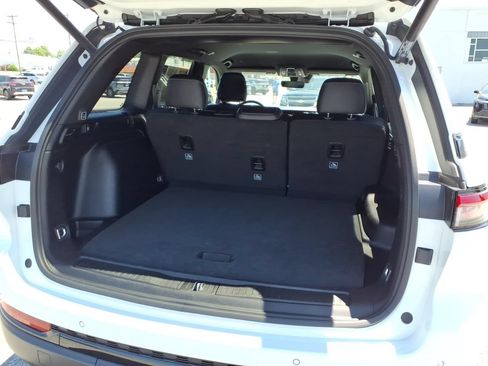 Used 2025 Jeep Grand Cherokee Altitude AWD/4WD image 27