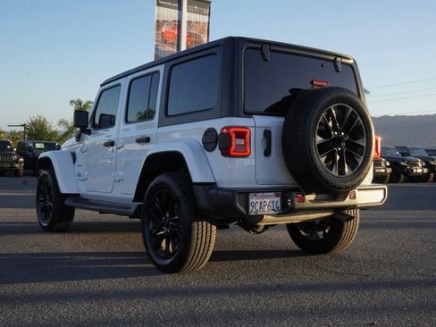 Used 2022 Jeep Wrangler Unlimited Sahara image 6