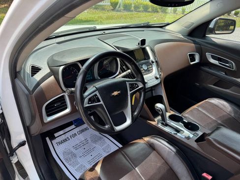 Used 2010 Chevrolet Equinox LTZ FWD image 25