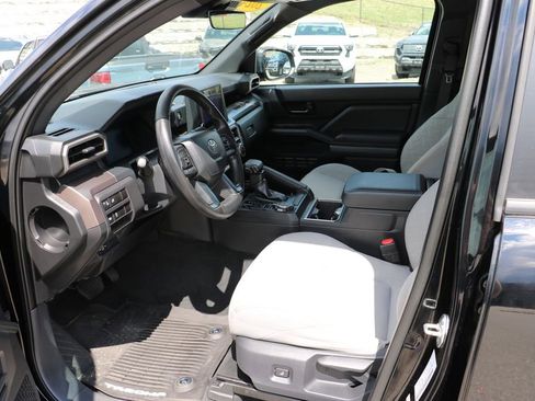 Used 2024 Toyota Tacoma SR5 AWD/4WD image 6
