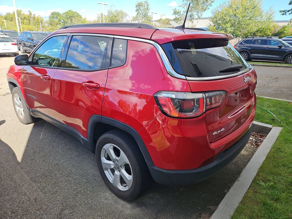 Used 2019 Jeep Compass Latitude w/ Popular Equipment Group AWD/4WD image 2
