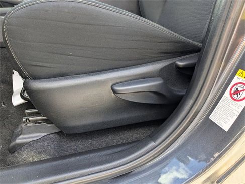 Used 2018 Toyota RAV4 XLE image 16