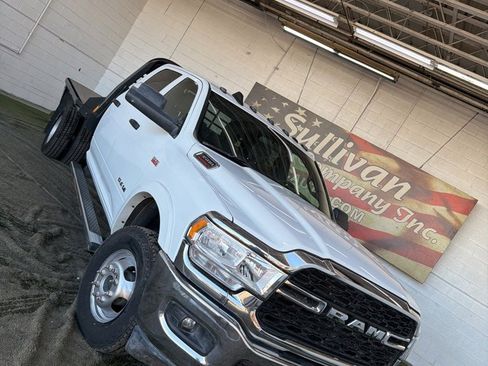 Used 2022 RAM 3500 Tradesman w/ Chrome Appearance Group image 9