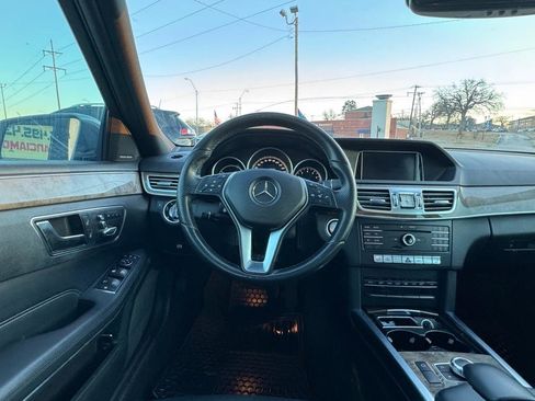 Used 2016 Mercedes-Benz E 350 4MATIC Sedan image 20