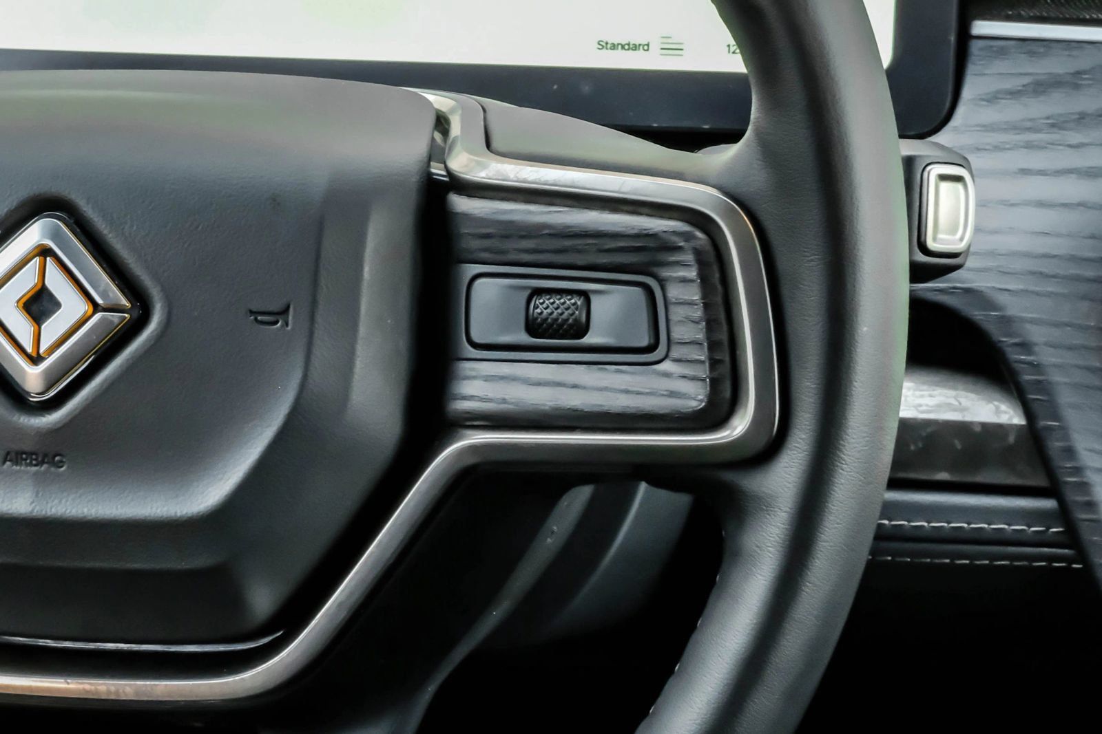 Used 2024 Rivian R1S Adventure Dual AWD/4WD image 28