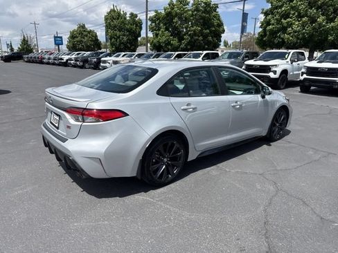Used 2024 Toyota Corolla SE w/ SE Premium Package FWD image 7
