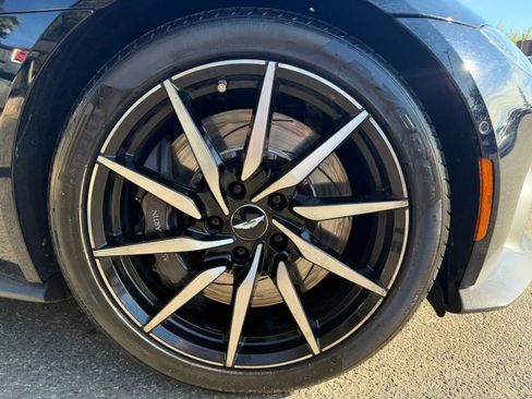 Used 2020 Aston Martin V8 Vantage Coupe 2D image 26
