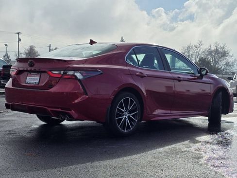 Used 2021 Toyota Camry SE w/ Cold Weather Package AWD/4WD image 21