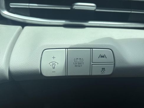 Used 2023 Hyundai Elantra Limited w/ Cargo Package image 28