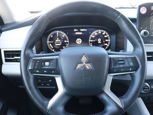 Used 2024 Mitsubishi Outlander 4WD Plug-In Hybrid image 23