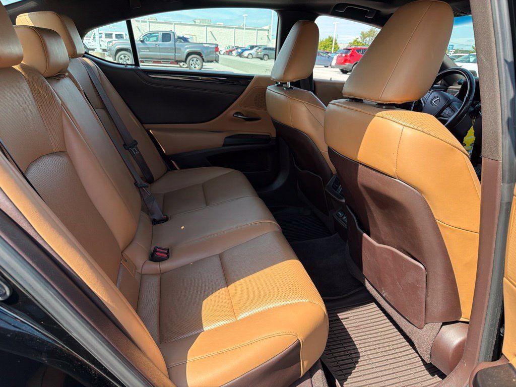 Used 2020 Lexus ES 350 w/ Premium Package FWD image 12