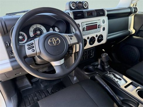 Used 2012 Toyota FJ Cruiser 4WD image 11