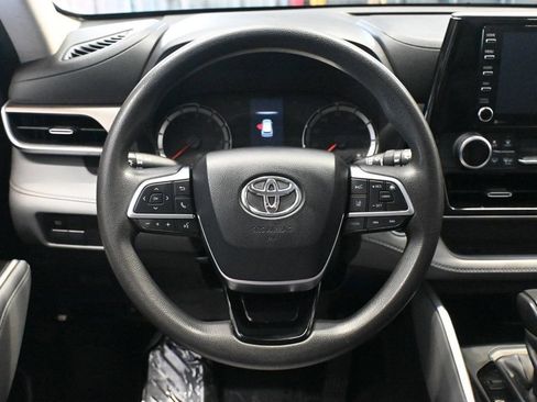 Used 2020 Toyota Highlander L FWD image 10