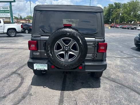 Used 2018 Jeep Wrangler Unlimited Sport S AWD/4WD image 4