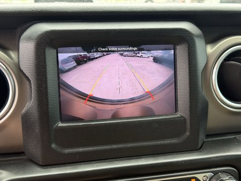 Used 2018 Jeep Wrangler Unlimited Rubicon image 19