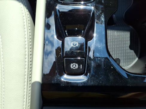 New 2026 Volvo XC40 B5 Plus w/ Protection Package Premier AWD/4WD image 15
