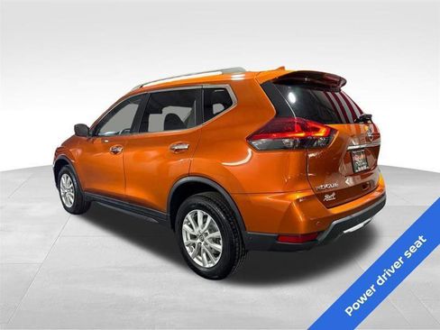 Used 2019 Nissan Rogue SV image 7