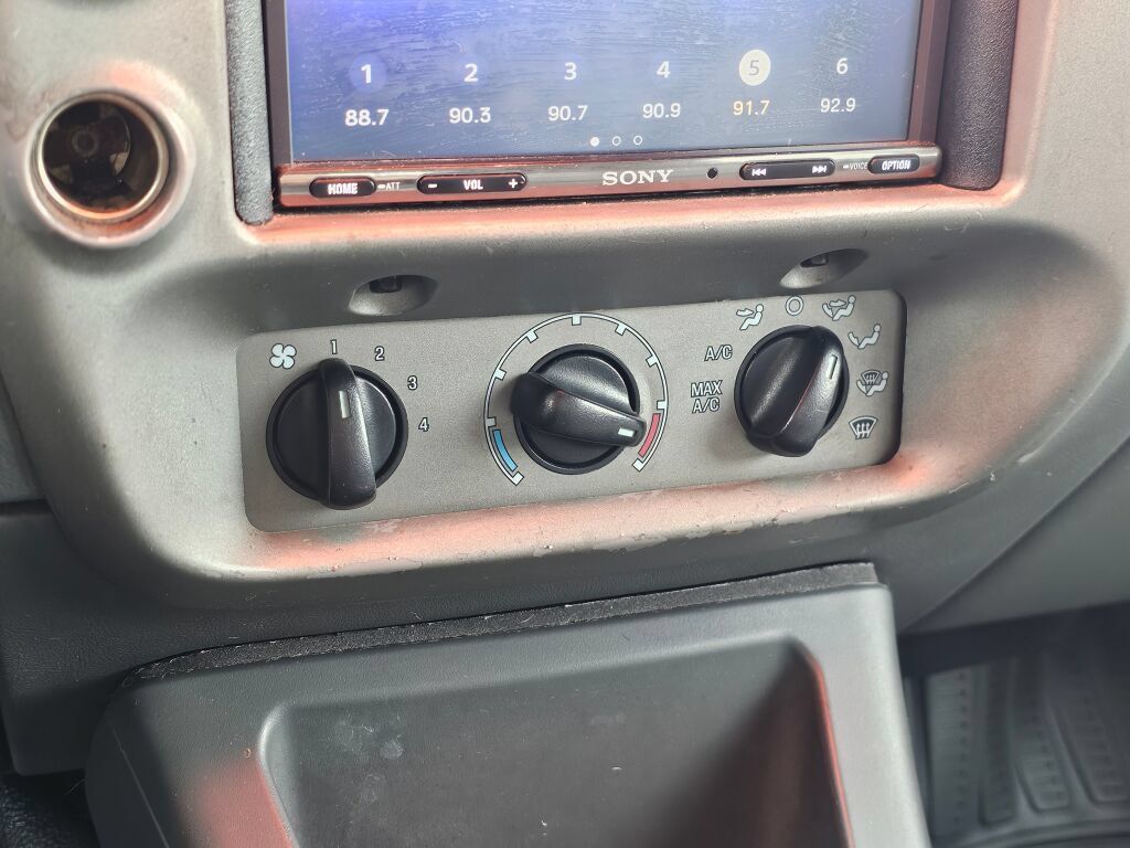 Used 2004 Ford Explorer Sport Trac XLS AWD/4WD image 33